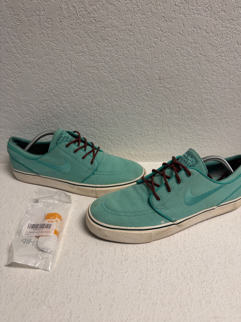 Nike Men's Teal Canvas Low-Top Sneakers with Brown Laces w White laces 11